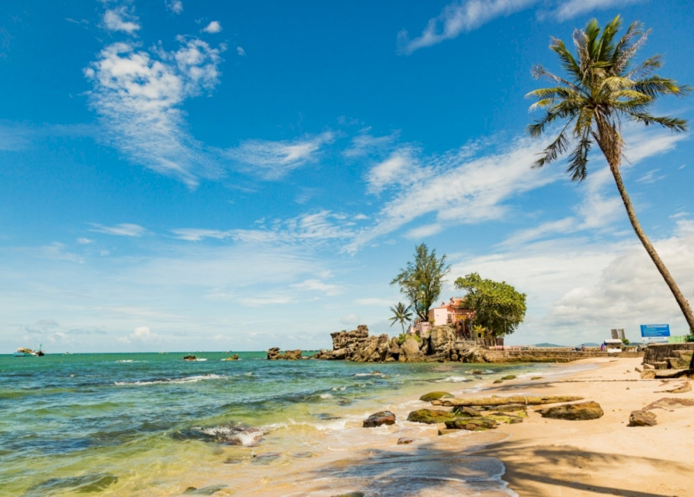 Cau Shrine is a must - visit spot in Phu Quoc